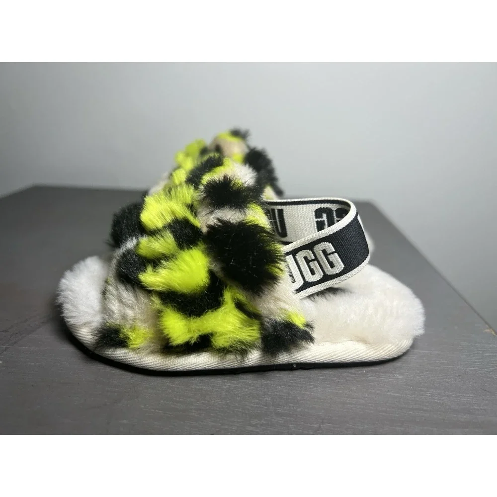 UGG FLUFF YEAH ANIMALIA SANDAL Size 6 Toddler Size